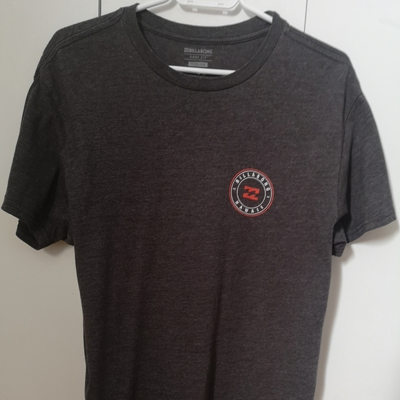 T-shirt Size M Billabong - Picture 2 of 3